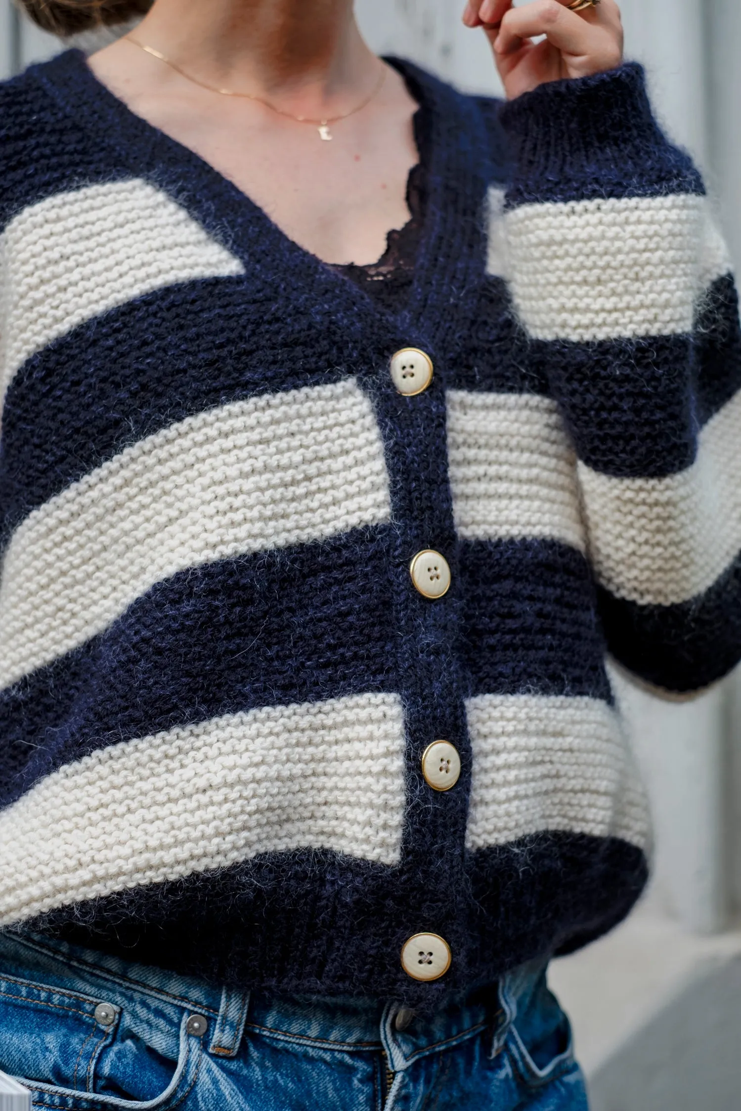 Laine Knits to Wear: Effortless Patterns by Kutova Kika English